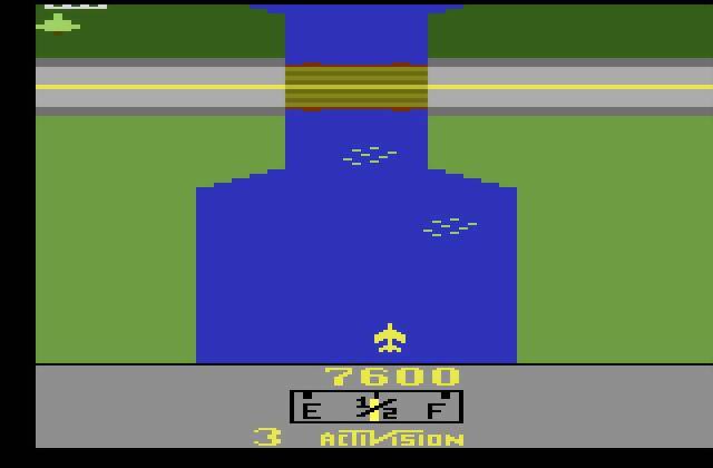 Captura de pantalla de River Raid (Atari 2600)