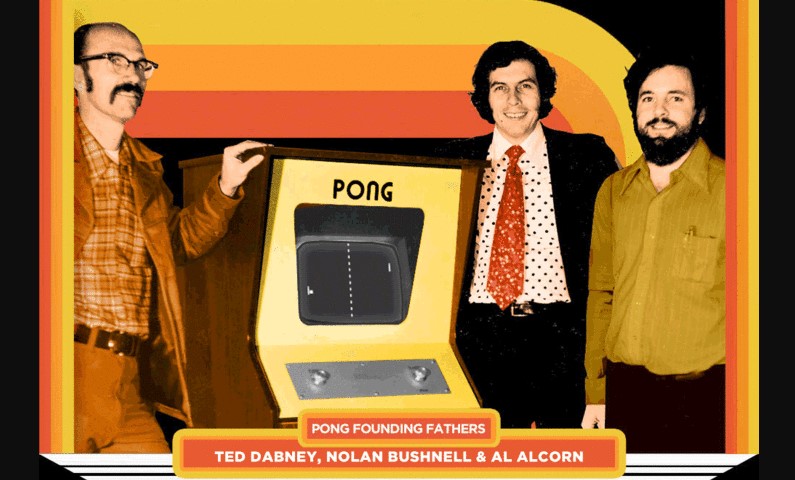 Ted Dabney Nolan Bushnell y Al Acorn con una máquina de Pong